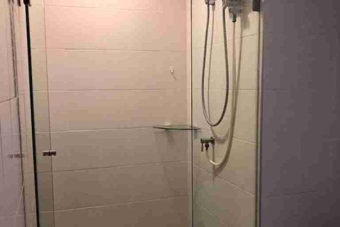 Condo in Thonburi, Bangkok, Thailand, 1 bedroom  № 183455 - photo 6