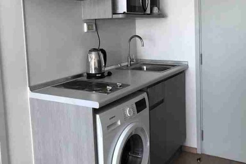 Condo in Thonburi, Bangkok, Thailand, 1 bedroom  № 183455 - photo 4
