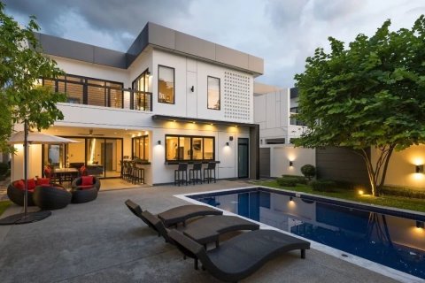 Villa à Chiang Mai, Thaïlande 4 chambres № 163122