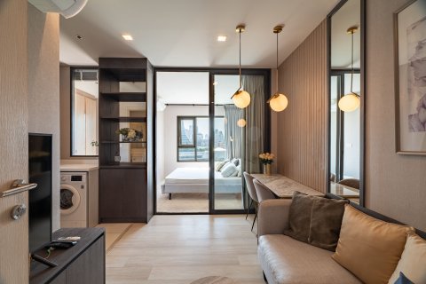 Studio dans le Condo à Pathum Wan, Bangkok, Thaïlande  № 163125