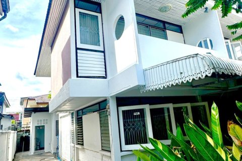 Duplex in Bang Kapi, Bangkok, Thailand 8 bedrooms № 152795 - photo 17