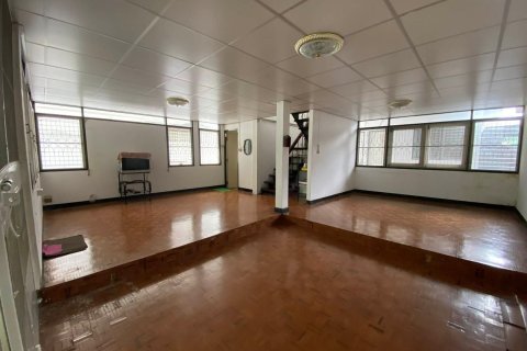 Duplex in Bang Kapi, Bangkok, Thailand 8 bedrooms № 152795 - photo 4