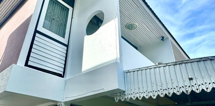 Duplex in Bang Kapi, Bangkok, Thailand 8 bedrooms № 152795