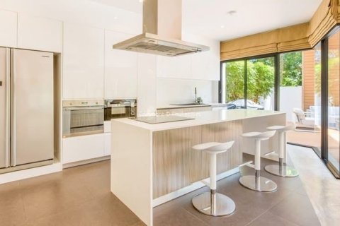 Вилла в Кату, Таиланд с 4 спальнями  № 152798 - фото 13