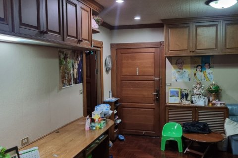 Studio in the Condo in Ratchathewi, Bangkok, Thailand  № 152793 - photo 1