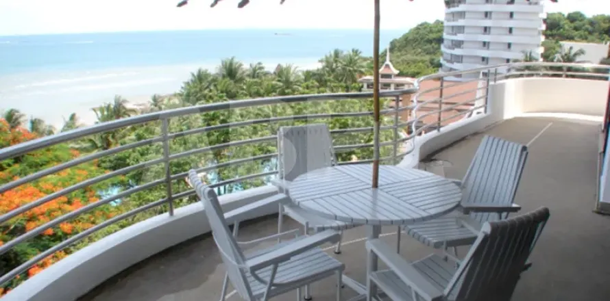 Condo in Pattaya, Thailand, 3 bedrooms № 210408