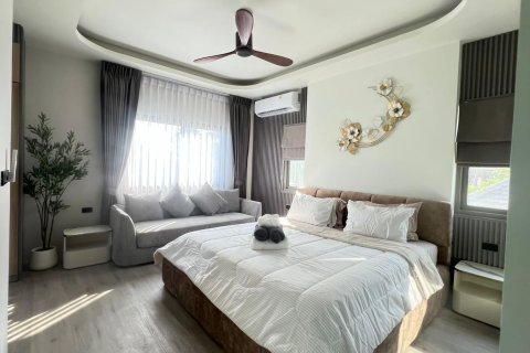 Villa in Phuket, Thailand 3 bedrooms № 161962 - photo 13