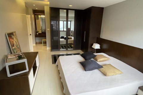 Condo in Watthana, Bangkok, Thailand, 2 bedrooms  № 161308 - photo 14