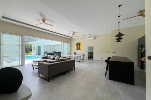 Villa in Ko Samui, Thailand 4 bedrooms № 135256 - photo 8