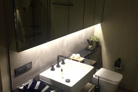 Condo in Bangkok, Thailand, 2 bedrooms  № 157711 - photo 8