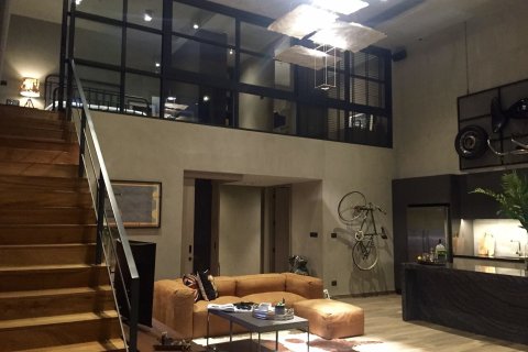 Condo in Bangkok, Thailand, 2 bedrooms  № 157711 - photo 2