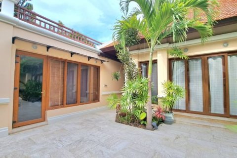 House in Pattaya, Thailand 5 bedrooms № 157714 - photo 4