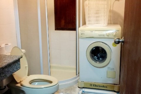 Condo in Bangkok, Thailand, 2 bedrooms  № 157709 - photo 11