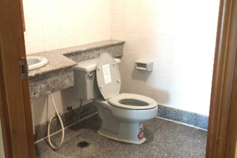 Condo in Bangkok, Thailand, 2 bedrooms  № 157709 - photo 10