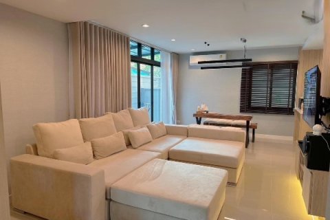 House in Bangkok, Thailand 4 bedrooms № 157708 - photo 19