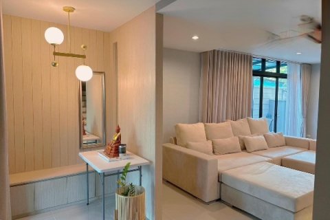 House in Bangkok, Thailand 4 bedrooms № 157708 - photo 2