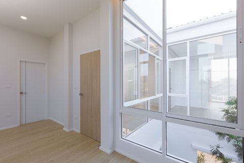 House in Saraphi, Thailand 3 bedrooms № 159450 - photo 10