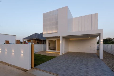 House in Saraphi, Thailand 3 bedrooms № 159450