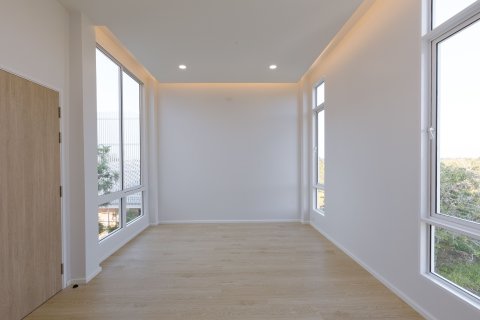 House in Saraphi, Thailand 3 bedrooms № 159450 - photo 11