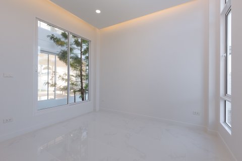 House in Saraphi, Thailand 3 bedrooms № 159450 - photo 14
