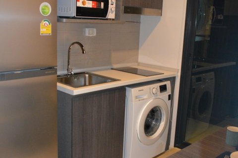 Студия в кондо в Бангне, Бангкок, Таиланд № 159449 - фото 9