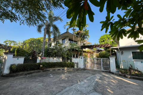 Дом в Фаси Чароене, Бангкок, Таиланд с 3 спальнями  № 159455