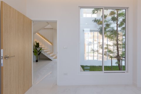 House in Saraphi, Thailand 3 bedrooms № 159454 - photo 17