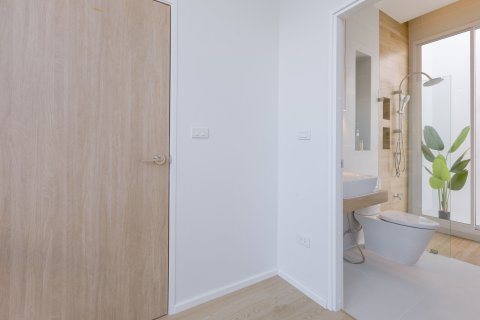 House in Saraphi, Thailand 3 bedrooms № 159454 - photo 9