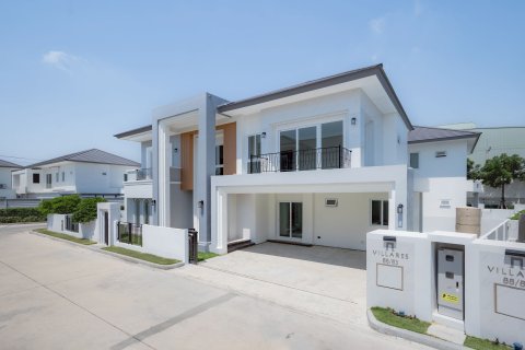 House in Samut Sakhon, Thailand 4 bedrooms № 144780 - photo 21