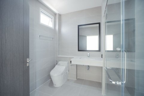 House in Samut Sakhon, Thailand 4 bedrooms № 144780 - photo 17