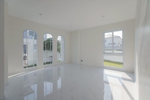 House in Samut Sakhon, Thailand 4 bedrooms № 144780 - photo 5