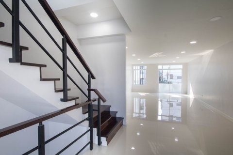 Office à Huai Khwang, Bangkok, Thaïlande № 144781 - photo 3