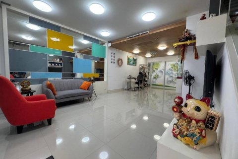 Таунхаус в Ванг Тонг Ланге, Бангкок, Таиланд с 3 спальнями  № 146719 - фото 2