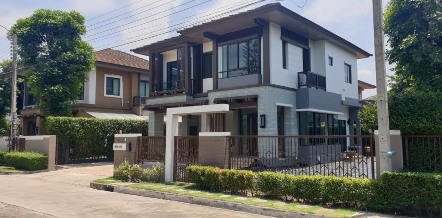 Дом в Банг Кхене, Бангкок, Таиланд с 3 спальнями № 149088