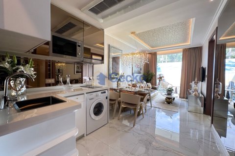 Condo in Pattaya, Thailand, 1 bedroom № 204669 - photo 2