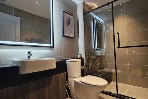 Eigentumswohnung in Huai Khwang, Bangkok, Thailand, 1 Schlafzimmer № 218636 - Foto 12