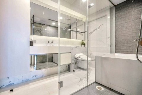 Кондоминиум с 2 спальнями в Бангкоке, Таиланд № 116998 - фото 8