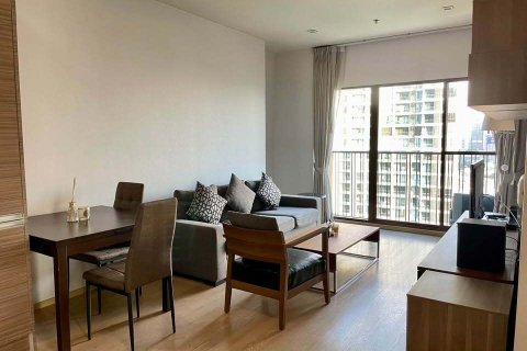 Condo in Khlong Toei, Bangkok, Thailand, 2 bedrooms  № 173819 - photo 1