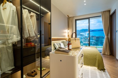 Condo in Phuket, Thailand, 2 bedrooms  № 173823 - photo 4