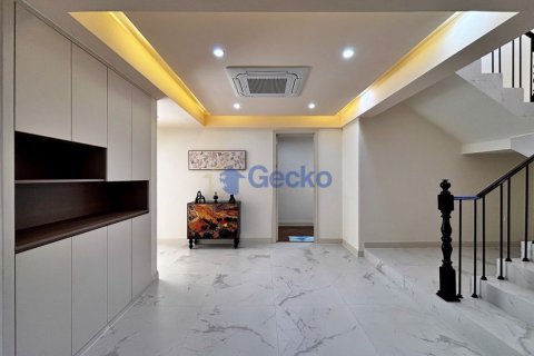 Дом в Паттайе, Таиланд с 6 спальнями  № 196037 - фото 7