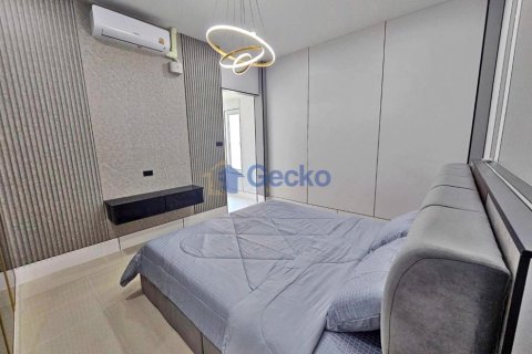 House in Pattaya, Thailand 3 bedrooms № 196041 - photo 8