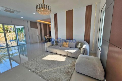 House in Pattaya, Thailand 3 bedrooms № 196041 - photo 7