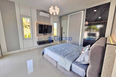 House in Pattaya, Thailand 3 bedrooms № 196041 - photo 12