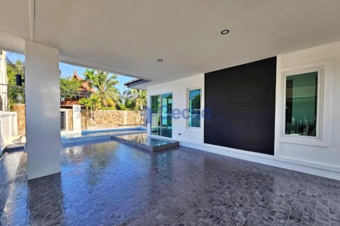 House in Pattaya, Thailand 3 bedrooms № 196041 - photo 16