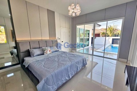 House in Pattaya, Thailand 3 bedrooms № 196041 - photo 13