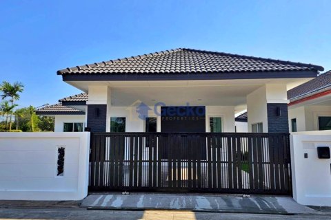 House in Pattaya, Thailand 3 bedrooms № 196041 - photo 19