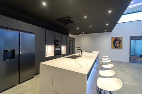 Вилла в Паттайе, Таиланд с 6 спальнями  № 171223 - фото 15