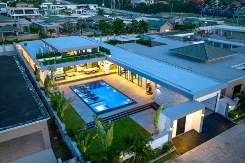 Вилла в Паттайе, Таиланд с 6 спальнями  № 171223 - фото 10