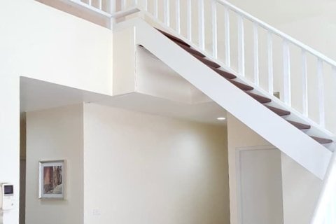 Condo in Pathum Thani, Thailand, 3 bedrooms  № 171225 - photo 8