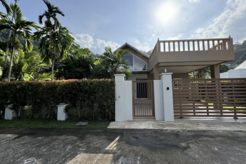 Villa in Phuket, Thailand 4 bedrooms № 137300 - photo 1